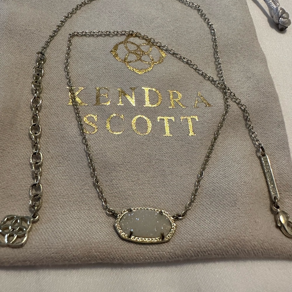 Kendra Scott Elisa Gold Pendant Necklace in Iridescent Drusy